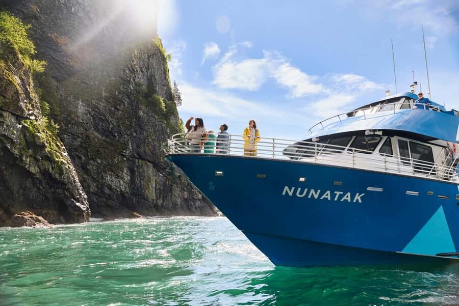 Seward: Kenai Fjords National Park Glacier & Wildlife Cruise - The boat, the views, and how to use both