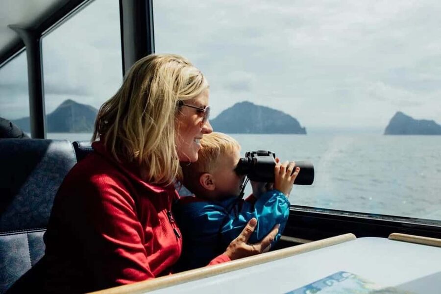 Seward: Kenai Fjords National Park Glacier & Wildlife Cruise - Wildlife watching in the Alaska Maritime National Wildlife Refuge