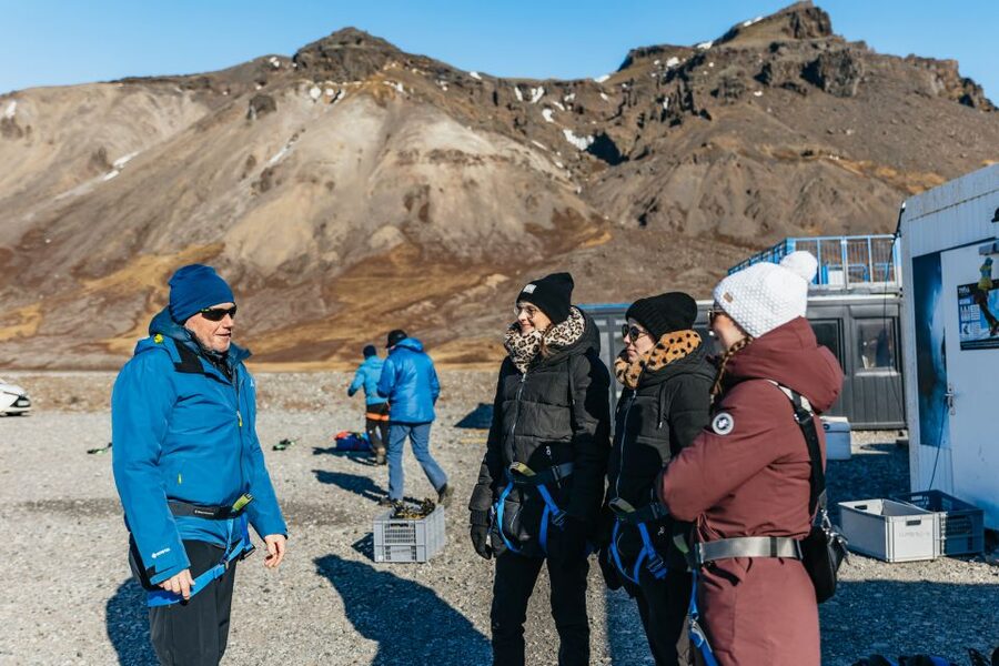 Skaftafell National Park: Falljokull Glacier Easy Hike - Who should book this glacier hike?