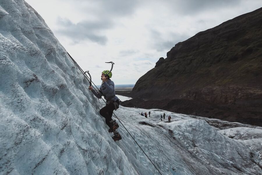 Skaftafell National Park: Falljokull Ice Climb and Hike - Learning to climb an ice wall