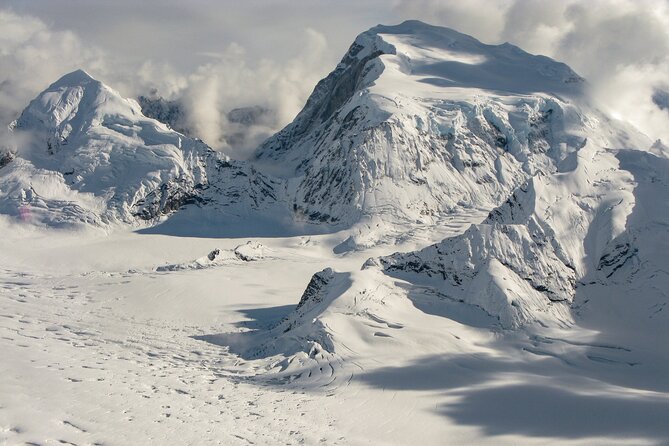Small-Group Flight Denali National Park Tour with Guided Hike - The one-hour flight around Denali