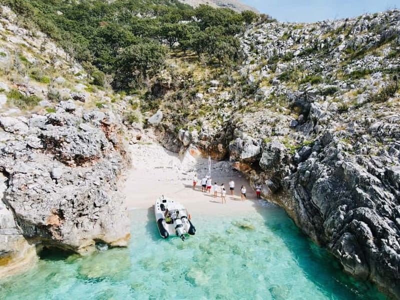 Speed Boat Tour to National Park and Grama Bay - Price, booking, and practical limits