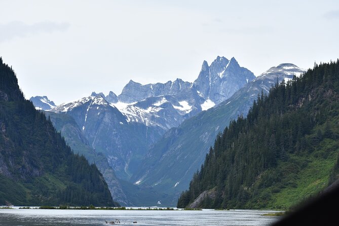 Stikine River Wilderness Tour - A comfortable boat for a remote setting