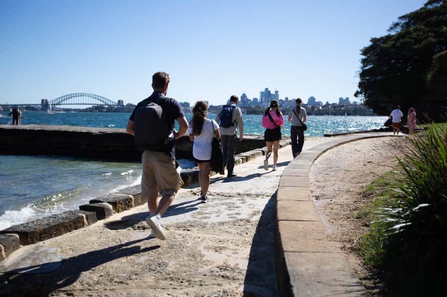 Sydney Harbour National Park 2-Hour Walking Tour - Sandstone Formations and Photo Stops