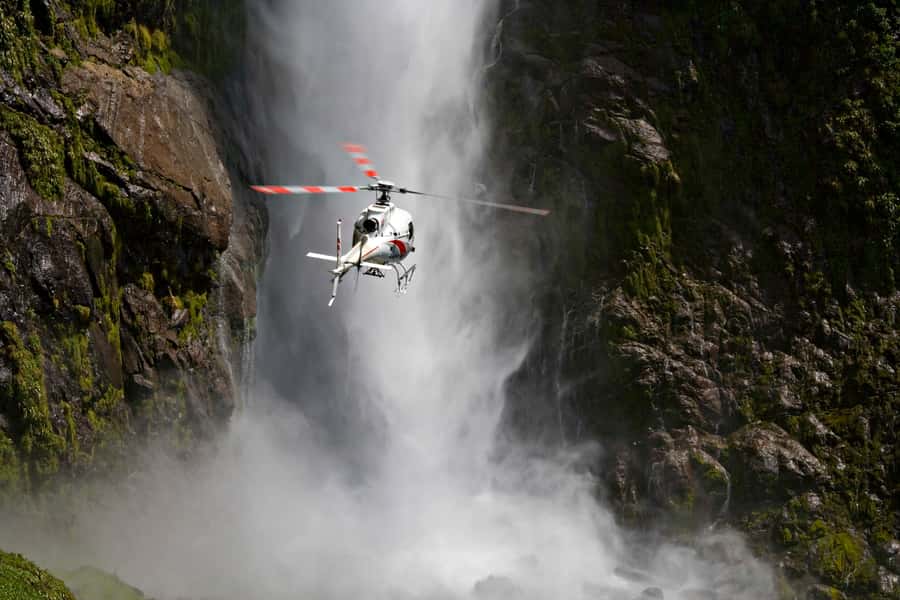 Te Anau: 30-Minute Fiordland National Park Scenic Flight - From Te Anau basin to the Kepler Mountains