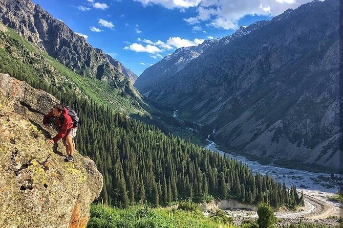 The perfect day: Ala Archa National Park + Bishkek city tour - Ala Archa: a short trail with a real mountain feel