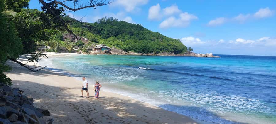 Tour Mahe Seychelles your way. Victoria national park beache - Starting in Victoria: clock tower, market, and island life