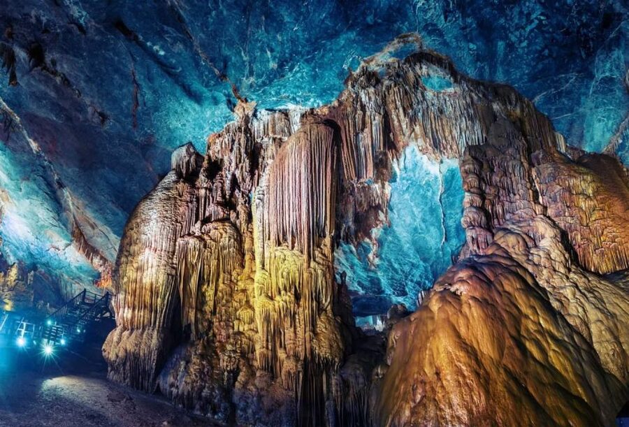 Tour Phong Nha-Ke Bang National Park 2 days 1 night - Paradise Cave and its 31.4-kilometer underground world