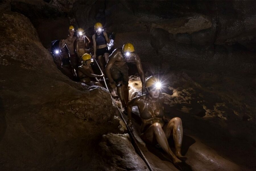 Tour Phong Nha-Ke Bang National Park 2 days 1 night - Lunch, then the Chay River activities