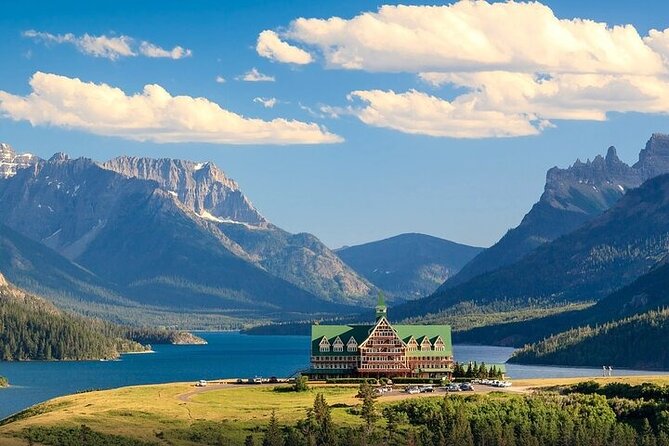 Waterton-Glacier International Peace Park | Be a Wildflower - A private ride with Jerzy instead of a fixed bus route