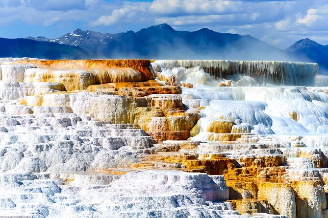 Yellowstone National Park Self-Guided Driving Audio Tour - Mammoth Hot Springs and the North Entrance